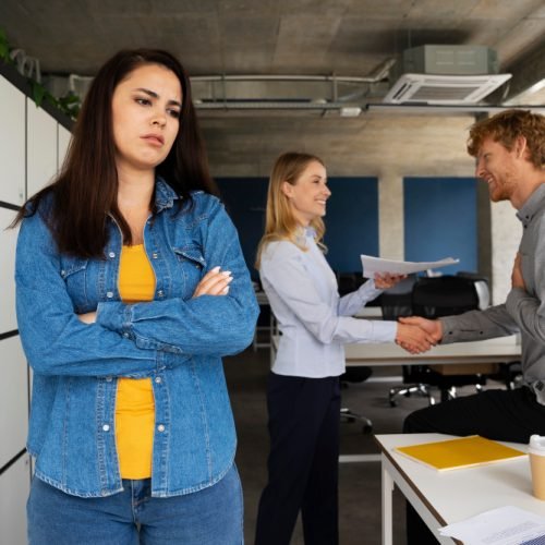 Cómo desarrollar empatía y resiliencia en entornos laborales exigentes